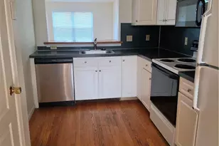 325 Oxford Pl, Macungie Boro, PA 18062 - Photo 2