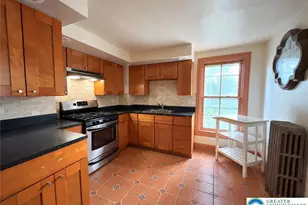 325 N Eighth St, Allentown City, PA 18102 - Photo 2