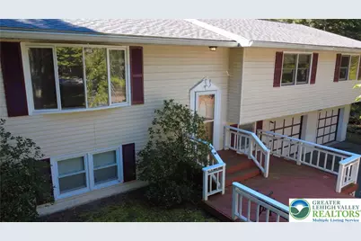 224 Tree Top Terrace, Chestnuthill Twp, PA 18360 - Photo 2