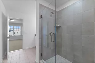 8 Lone Fox Ln, Palmer Twp, PA 18045 - Photo 22