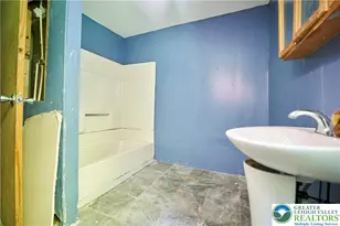 257 Peacock St, Pottsville, PA 17901 - Photo 18
