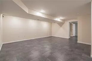 1698 Brookstone Dr, Lower Macungie Township, PA 18011 - Photo 24