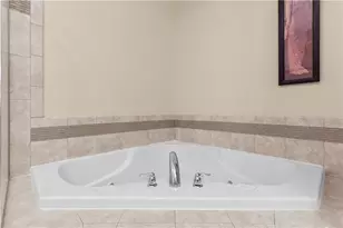 1235 Monarch Ln, Upper Macungie Township, PA 18031 - Photo 18