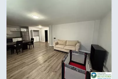 654 Pennsylvania Avenue, Bangor, PA 18013 - Photo 2