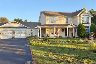5135 Stahley Dr, North Whitehall Township, PA 18078 - Photo 2