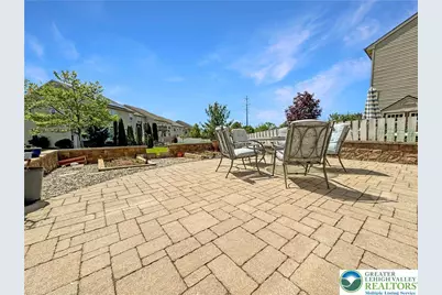 4527 Bellflower Way, Upper Macungie Township, PA 18104 - Photo 2