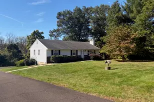 614 Keystone Dr, Hilltown Twp, PA 18960 - Photo 2