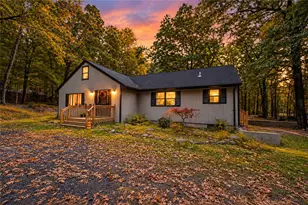3273 Heights Dr, Middle Smithfield, PA 18302 - Photo 1