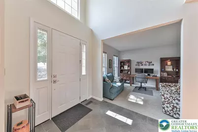5862 Royal Fern, Upper Macungie Township, PA 18104 - Photo 4
