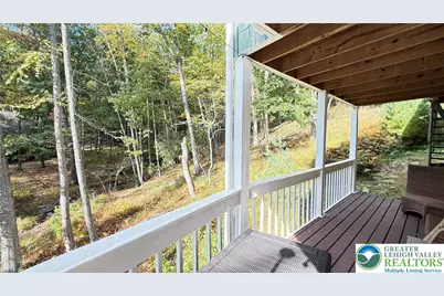 300 Brentwood Drive, Bushkill, PA 18324 - Photo 4