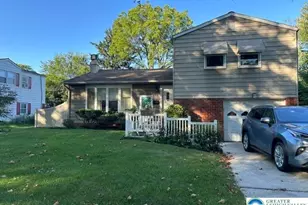 2518 Hampshire Rd, Bethlehem, PA 18017 - Photo 1