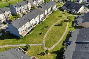 2433 Emanuel Ct, Bethlehem Township, PA 18045 - Photo 4