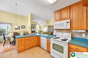 2894 Donegal Dr, Macungie Boro, PA 18062 - Photo 10
