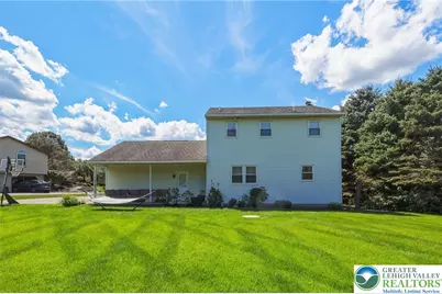 6962 Salinka Square, East Allen Township, PA 18017 - Photo 8