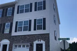 306 Stonewood Ln, Hellertown, PA 18055 - Photo 1
