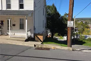 202 S Northampton St, Bangor, PA 18013 - Photo 2