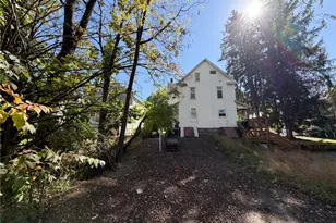 128 Centre St, East Stroudsburg, PA 18301 - Photo 32