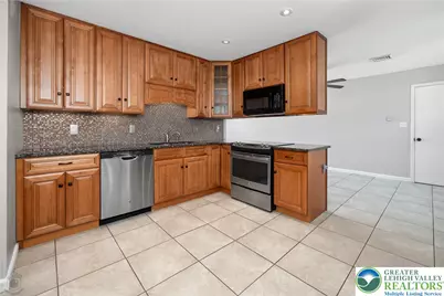 73 Willowdale Avenue, Upper Nazareth, PA 18064 - Photo 4