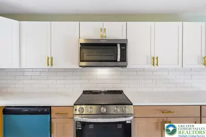 146 Foxfire Drive, Mount Pocono, PA 18344 - Photo 12