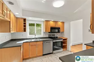 2102 W Fairview St, Allentown City, PA 18104 - Photo 8