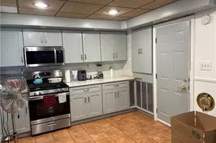 735 Lexington St, Allentown City, PA 18103 - Photo 8