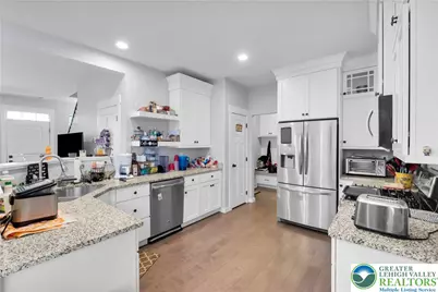 403 Beverly Drive, South Whitehall Township, PA 18104 - Photo 6