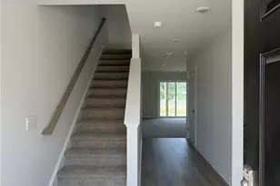 8203 Brodie Ct, Upper Macungie Township, PA 18031 - Photo 2