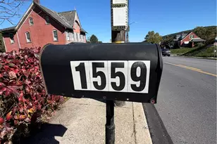 1559 Broadway St, Fountain Hill Boro, PA 18015 - Photo 2