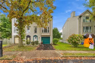 2842 Santee Dr, Bethlehem City, PA 18017 - Photo 2