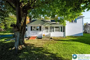 19 Poplar St, Wind Gap, PA 18091 - Photo 1