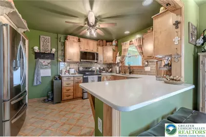 6296 Glen Court, Heidelberg Township, PA 18053 - Photo 8