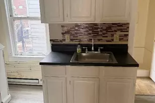 917 Hamilton St, Allentown City, PA 18101 - Photo 2