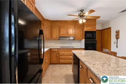 425 W Vine Street, Fleetwood, PA 19522 - Photo 4