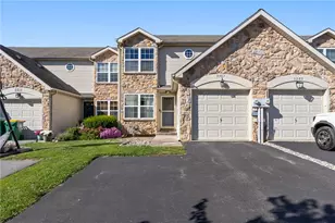 5507 Stonecroft Ln, Lower Macungie Township, PA 18106 - Photo 1
