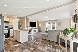 1073 Dogwood St, North Whitehall Township, PA 18059 - Photo 4