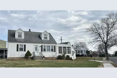 502 Magnolia Road, Hellertown Borough, PA 18055 - Photo 1