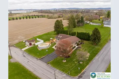 829 Hunter Street, North Catasauqua Bor, PA 18032 - Photo 1