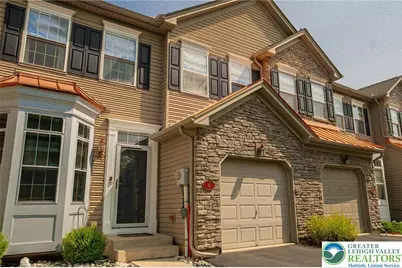 4 Hillside Court N, Easton, PA 18045 - Photo 1