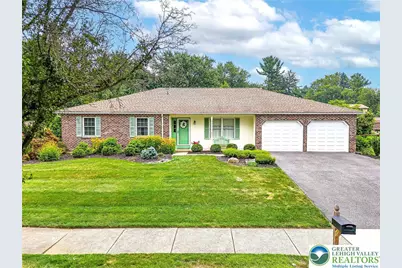 525 Barclay Drive, Bethlehem City, PA 18017 - Photo 1