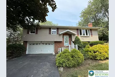 19 W Sylvan Drive, Allen Township, PA 18067 - Photo 1