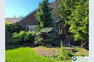 1015 Honeysuckle Road, Lehigh Township, PA 18088 - Photo 1