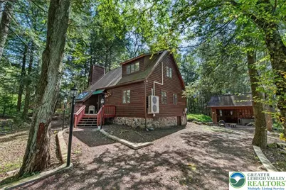 512 Sir Jeoffrey Court, Tobyhanna Twp, PA 18347 - Photo 1