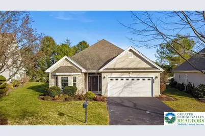 60 Glenmoor Circle N, Palmer Twp, PA 18045 - Photo 1