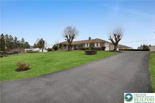 3922 Oakhurst Dr, Upper Saucon Township, PA 18034 - Photo 2