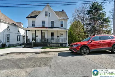 416 W Mountain Avenue, Pen Argyl Boro, PA 18072 - Photo 1