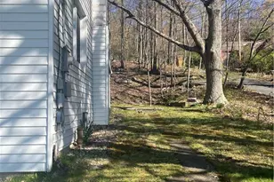 303 W Plainfield Ave, Pen Argyl Boro, PA 18072 - Photo 4