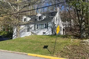 303 W Plainfield Ave, Pen Argyl Boro, PA 18072 - Photo 2