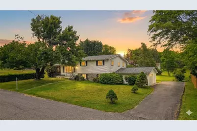 407 Colonial Drive, Stroud Twp, PA 18360 - Photo 1