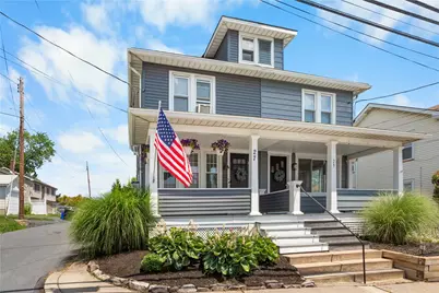 27 E Chestnut Street, Nazareth Boro, PA 18064 - Photo 1