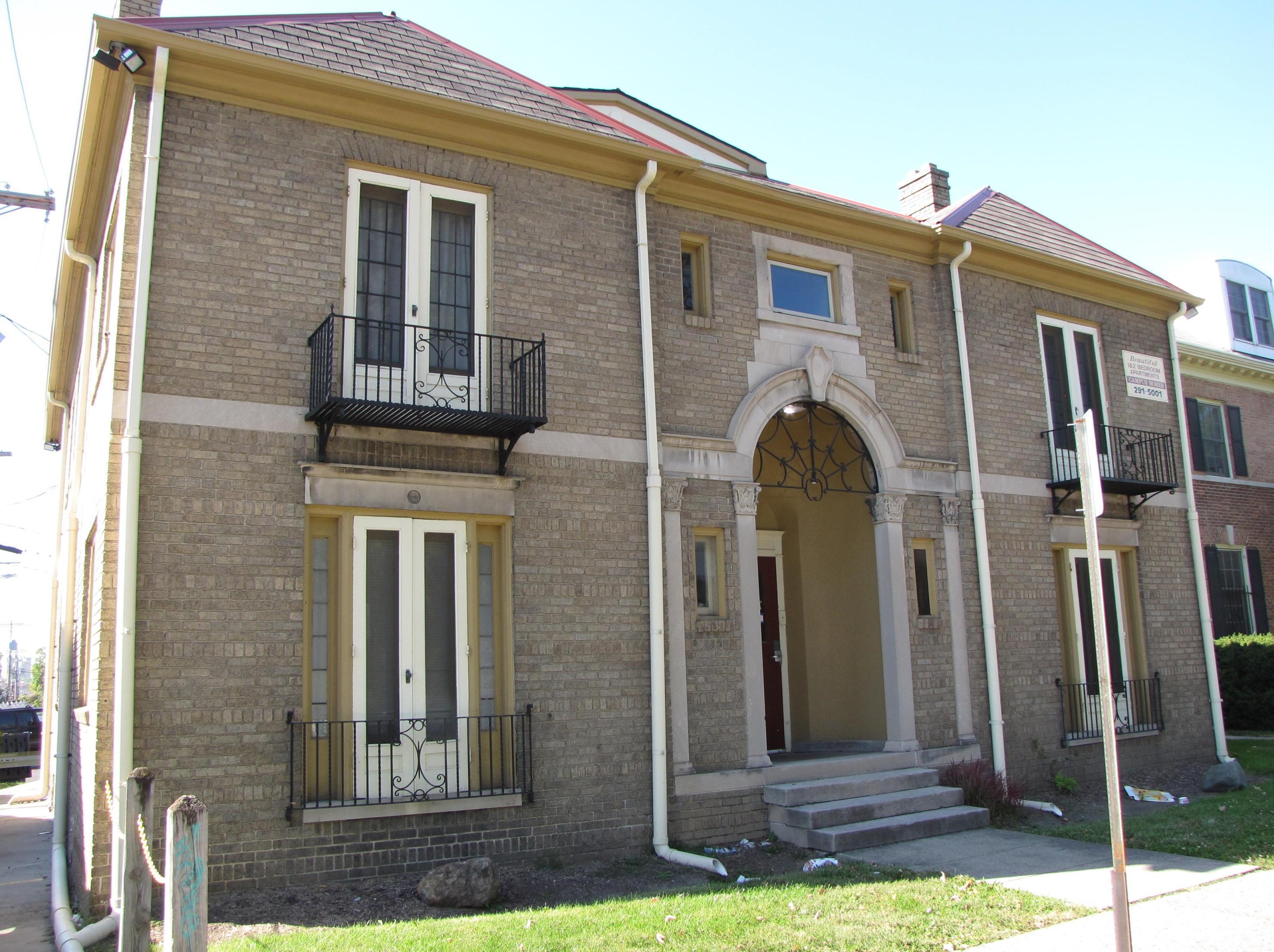 1777 Summit St, Columbus, OH 43201-1623